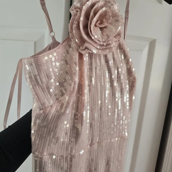 Eliza J Women's Sequined Rosette Halter Dress Size 2 Pink - Picture 3 of 9